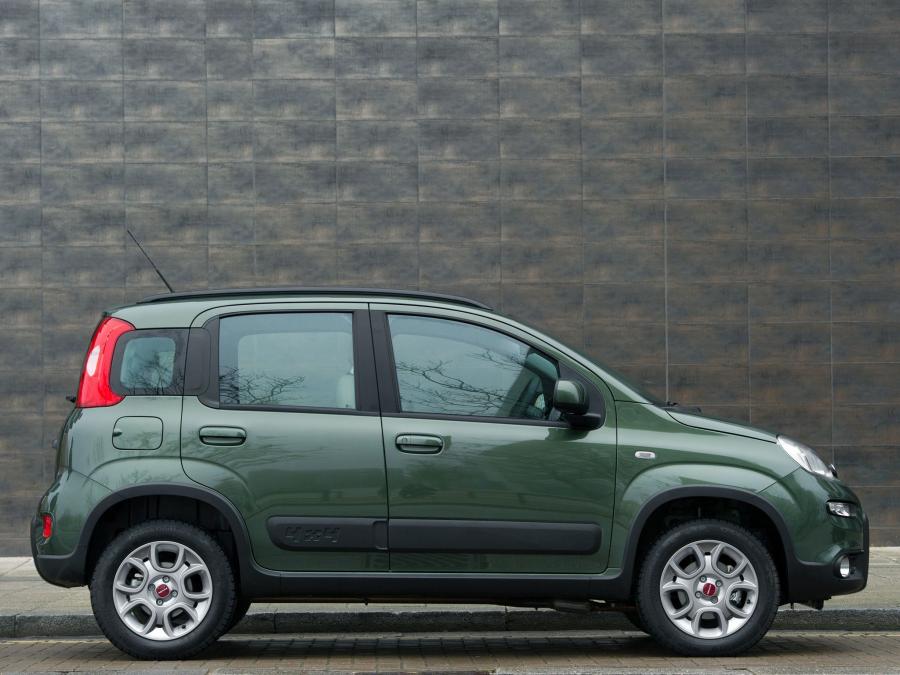  Fiat Panda 4x4 2013 года  (UK) (фото 15 из 16)